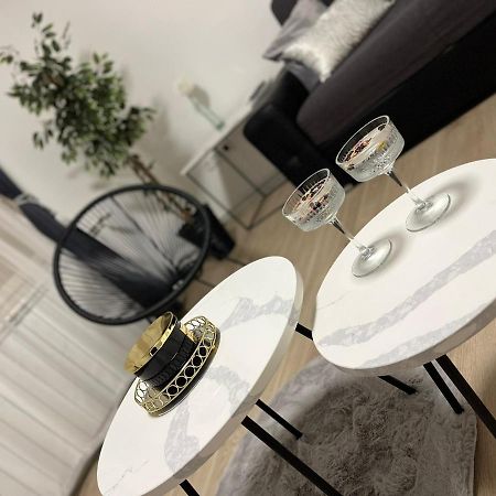 Apartman Gold Maris Apartment Karlovac Exterior photo