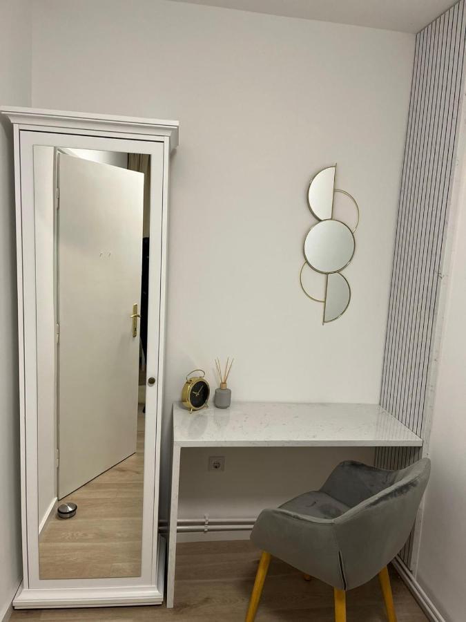 Apartman Gold Maris Apartment Karlovac Exterior photo