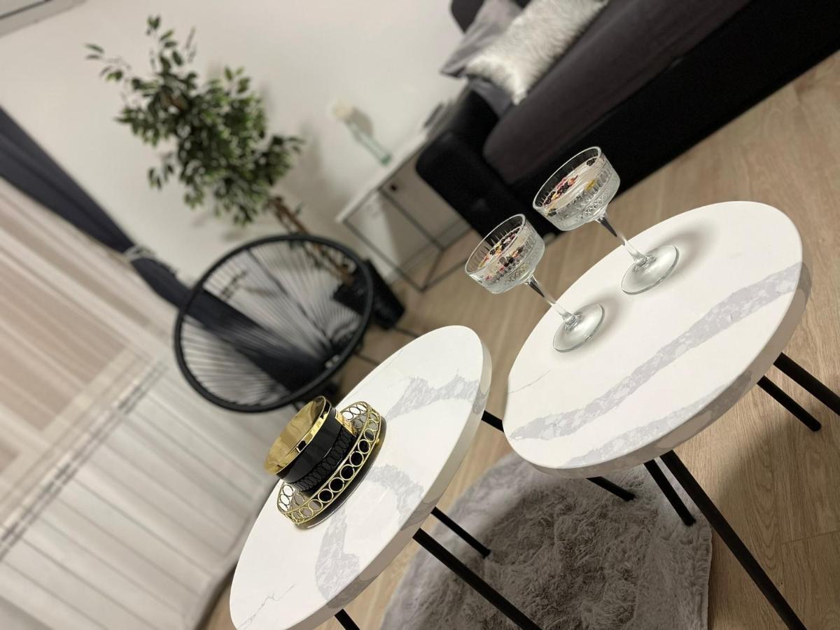 Apartman Gold Maris Apartment Karlovac Exterior photo