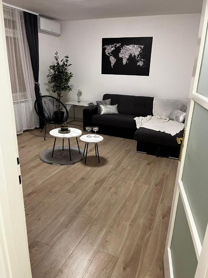 Apartman Gold Maris Apartment Karlovac Exterior photo